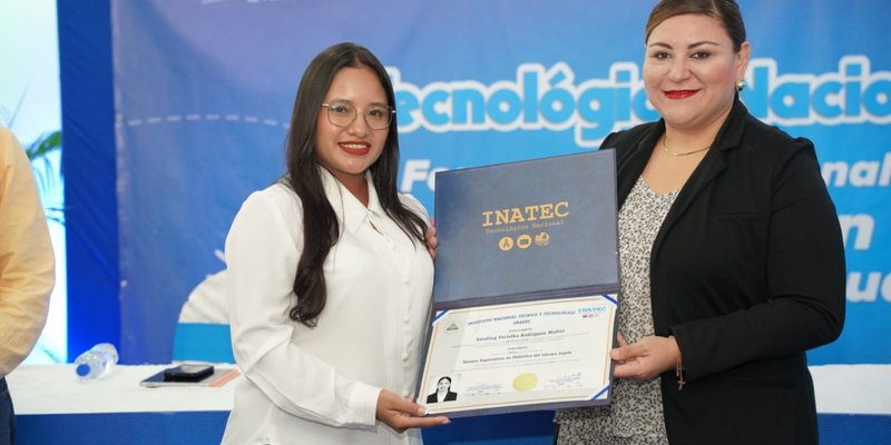 Maestros fortalecen sus capacidades para enseñar inglés  con nuevas herramientas didácticas