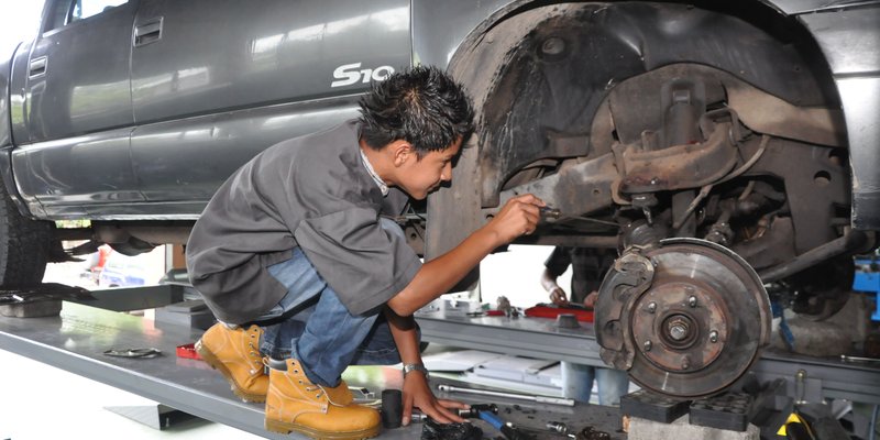 Descubrí las 16 carreras para los amantes de la Industria y la Construcción