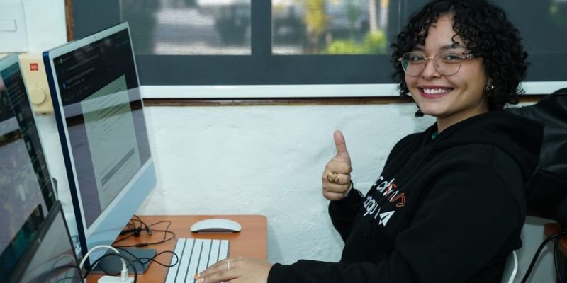 Mentores evalúan a los equipos