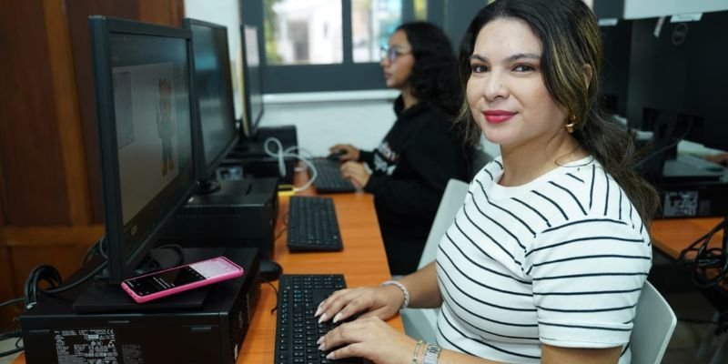 Mentores evalúan a los equipos