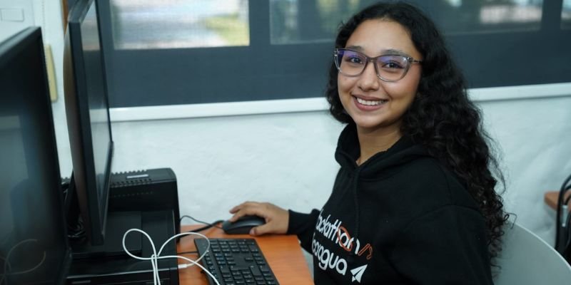 Mentores evalúan a los equipos