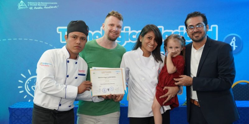 “Hoy cumplo un triunfo”: jóvenes celebran su graduación y ya se abren camino en el turismo