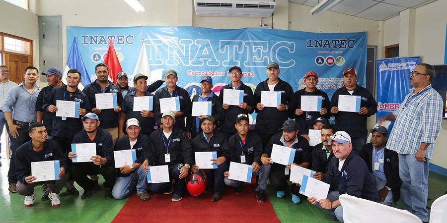 Fontaneros de Estelí celebran su Certificación Laboral