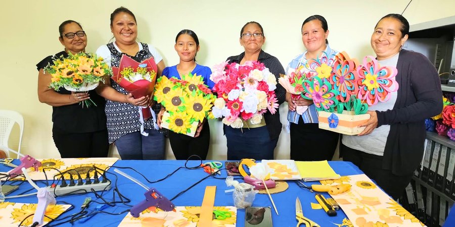 Protagonistas de las Escuelas Municipales de Oficios comparten sus aprendizajes