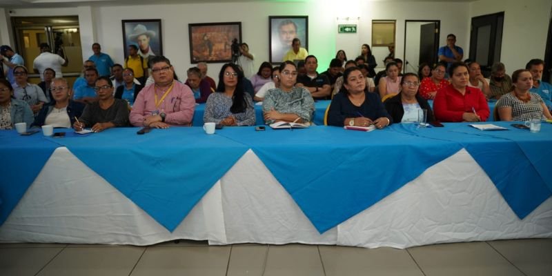 Sistema Educativo Nacional realiza taller para fortalecer la evaluación para los aprendizajes