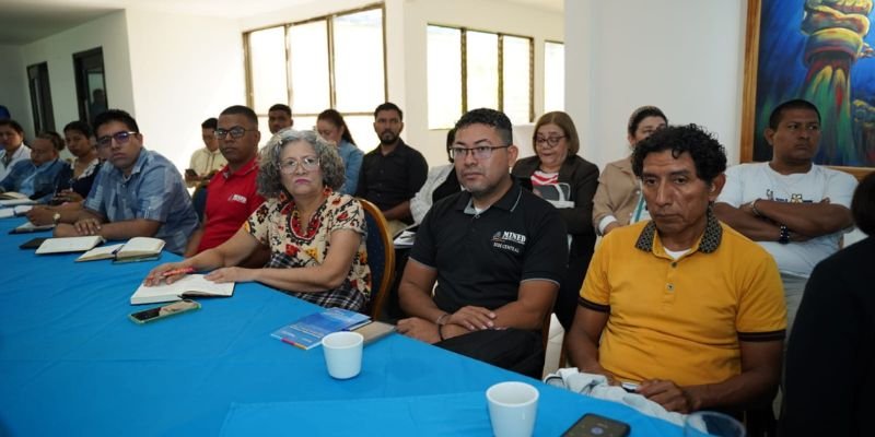 Sistema Educativo Nacional realiza taller para fortalecer la evaluación para los aprendizajes