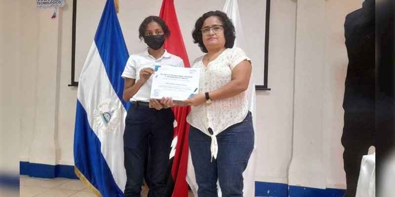Concluye taller sobre uso de aplicaciones para elaborar diseños relacionadas a las artes plásticas