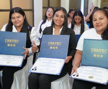 Un río, seis horas de camino y una razón para enseñar inglés
