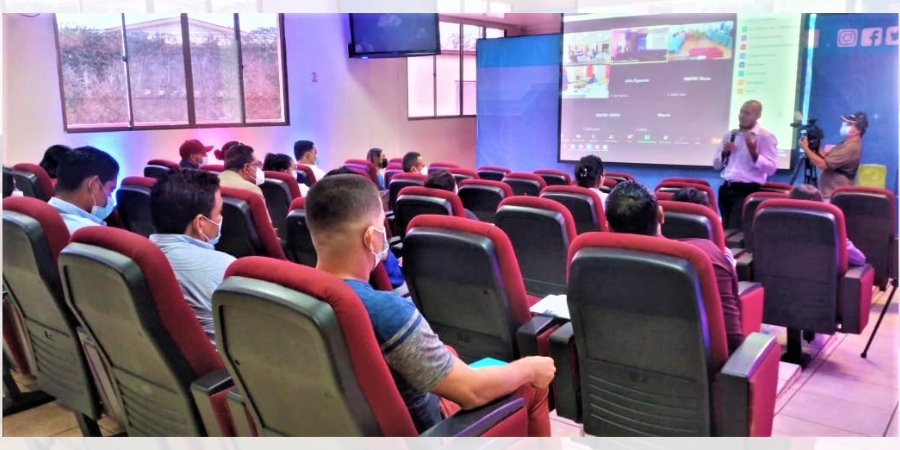Docentes técnicos del idioma inglés se capacitan sobre plataformas virtuales