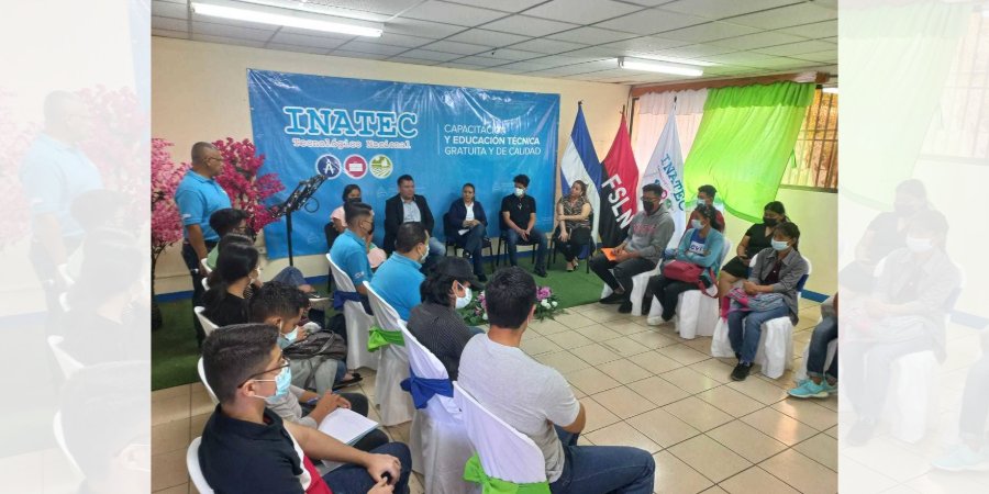 Exponen en panel regional, importancia del inglés en futuros Profesionales Técnicos