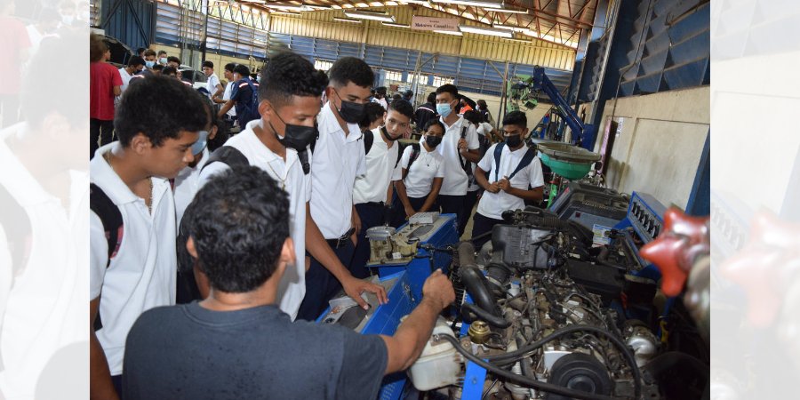 Estudiantes de Secundaria visitan instalaciones educativas del Centro Tecnológico Padre Teodoro Kint