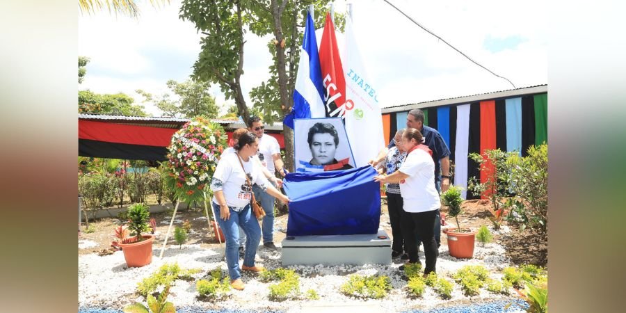 Rinden homenaje al Comandante Francisco Rivera a 24 años de su partida física