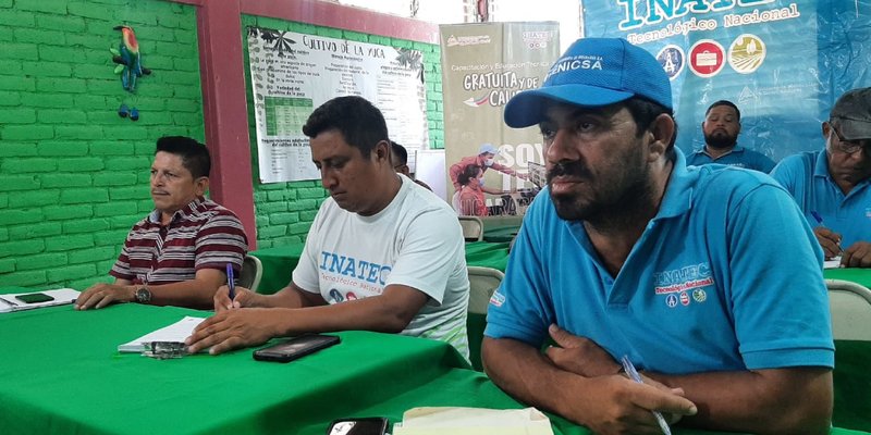 Docentes del Centro Tecnológico Santiago Baldovino en Taller enfocado en despertar la creatividad