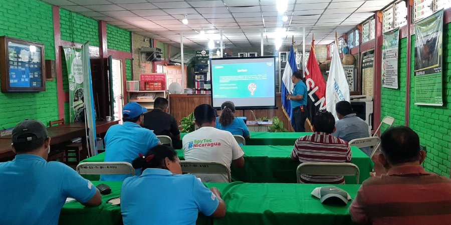 Docentes del Centro Tecnológico Santiago Baldovino participan en Taller enfocado en la creatividad