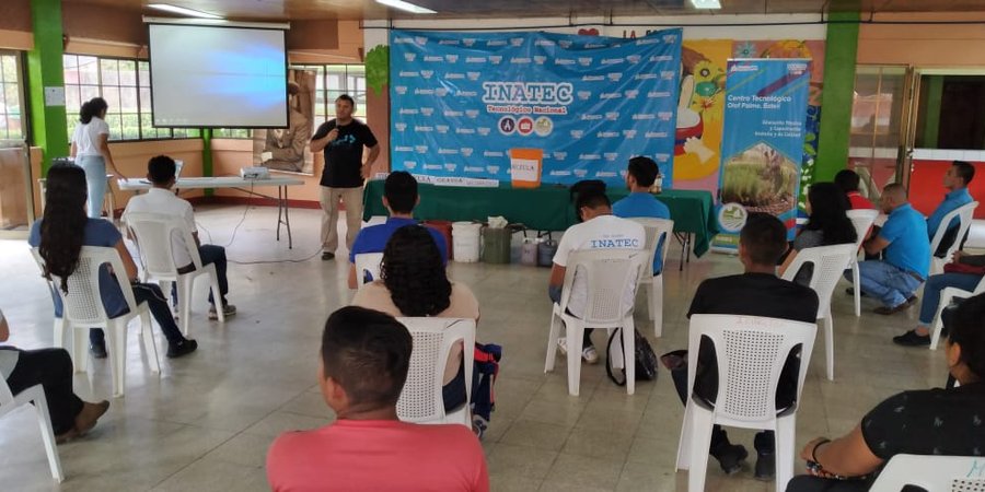 Desarrollan intercambio de experiencias en producción de bioinsumos