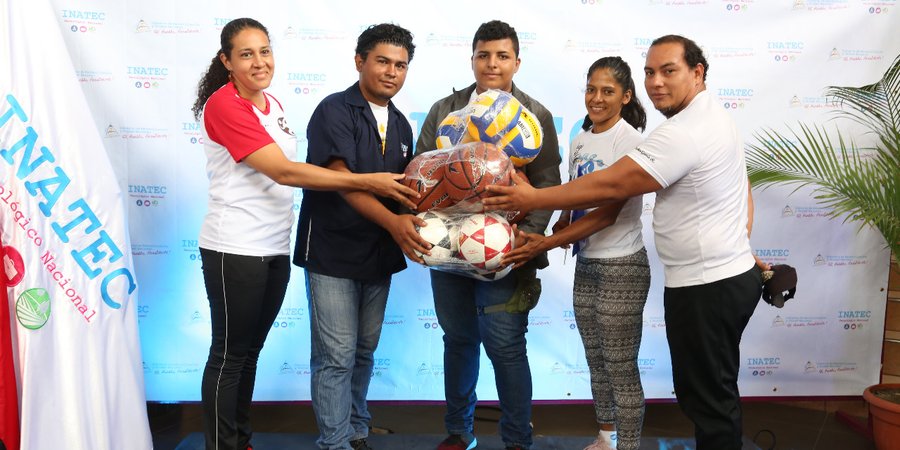 Centros Tecnológicos cuentan con nuevo material  deportivo y cultural
