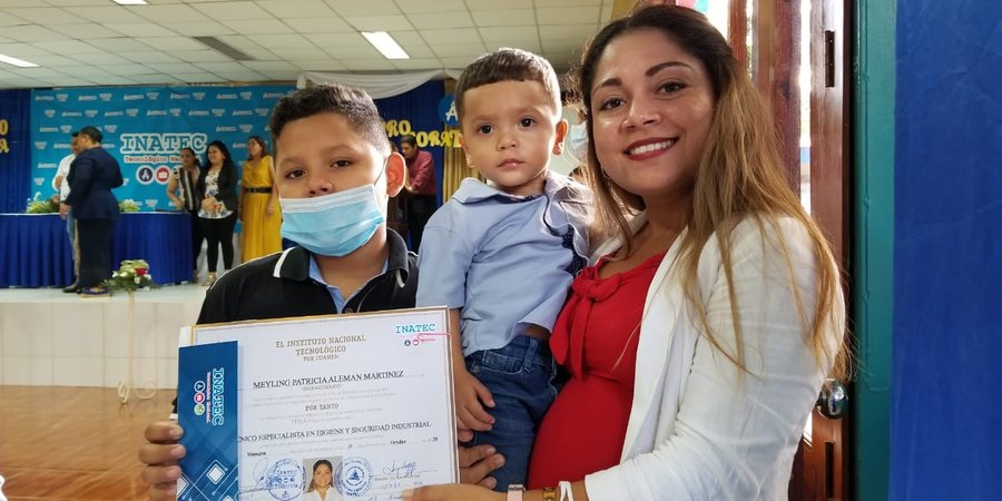 Centro Tecnológico Simón Bolívar Celebra Segunda Graduación del 2020