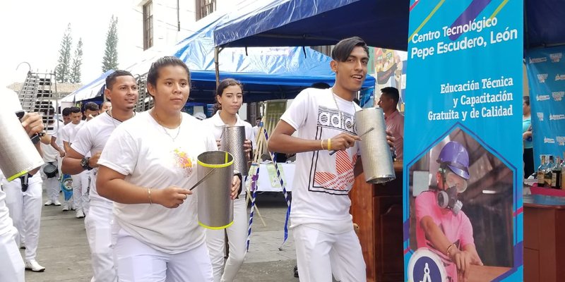 Centros Tecnológicos del Departamento de León Realizan Mega Feria Vocacional