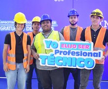 Estudiantes técnicos destacan por su esfuerzo y dedicación