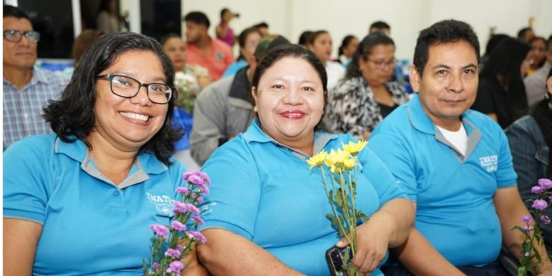 Nicaragua honra a más de 3 mil docentes técnicos en actos departamentales de reconocimiento