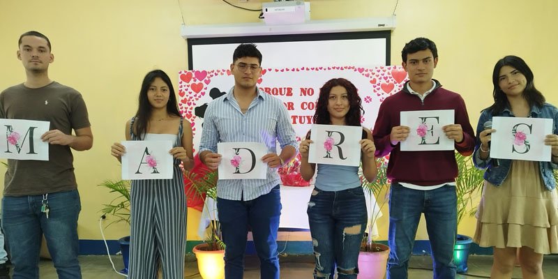 Jornada Nacional en Reconocimiento a la Fortaleza de las Madres de la Educación Técnica