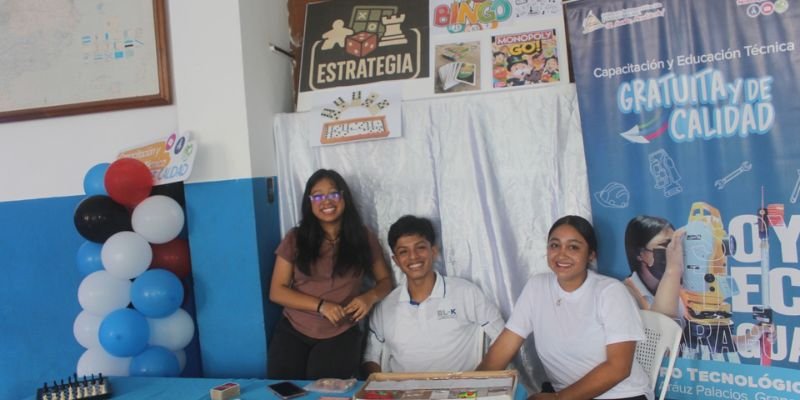 Estudiantes técnicos conmemoran el Día del Estudiante con arte, cultura y reconocimiento al talento juvenil