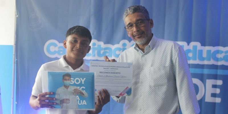 Estudiantes técnicos conmemoran el Día del Estudiante con arte, cultura y reconocimiento al talento juvenil