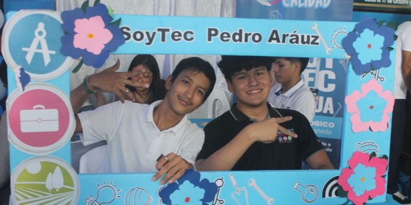 Estudiantes técnicos conmemoran el Día del Estudiante con arte, cultura y reconocimiento al talento juvenil