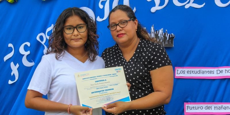 Celebración del Día del Estudiante en el Centro Tecnológico Bidkart Muñoz de Granada