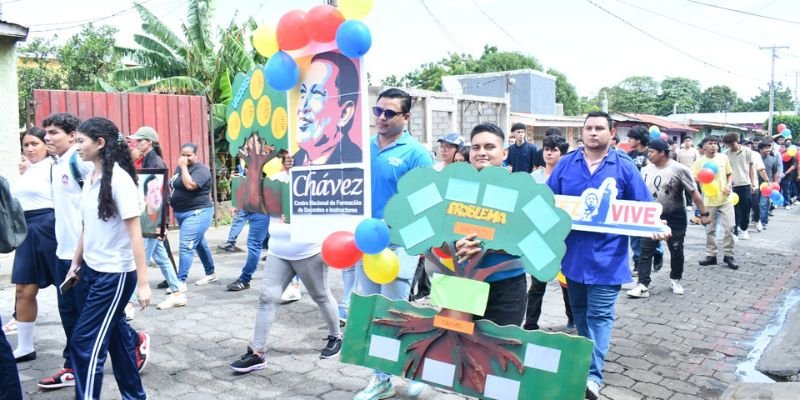 Estudiantes Técnicos celebran el 71 aniversario del Natalicio del comandante Hugo Chávez Frías