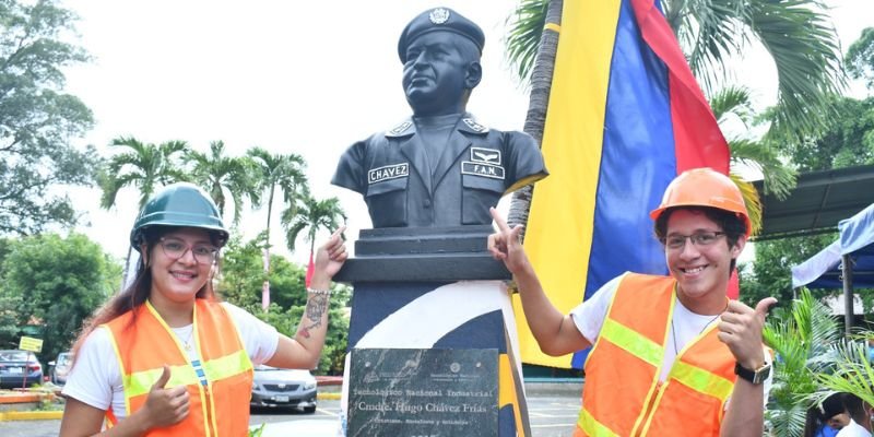 Estudiantes Técnicos celebran el 71 aniversario del Natalicio del comandante Hugo Chávez Frías