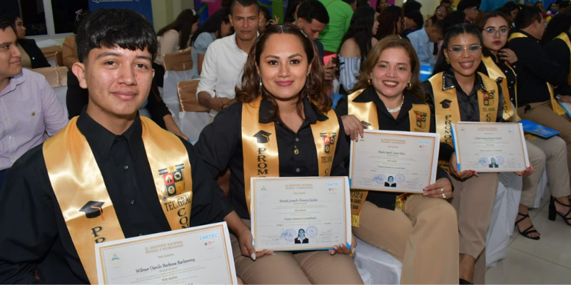 Graduación del Centro Tecnológico Ariel Darce