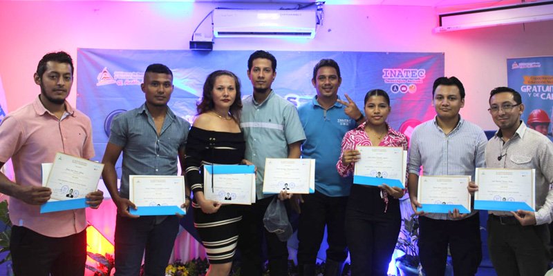 Graduación en el Centro Tecnológico Comandante Camilo Ortega: 450 jóvenes verán sus metas cumplidas este año