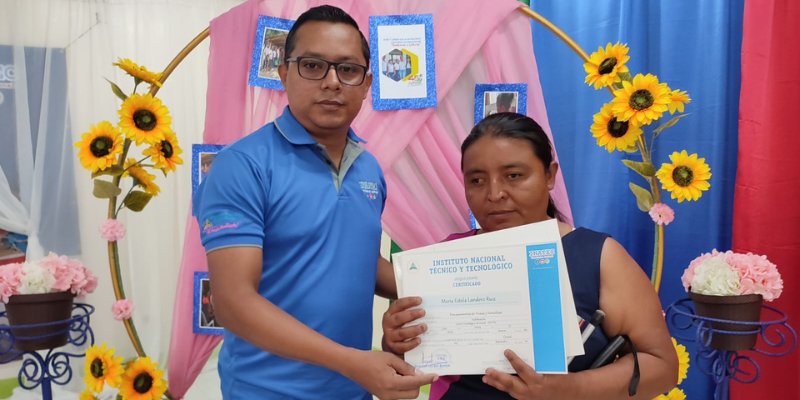 Personas ciegas finalizan cursos gratuitos como parte de la Educación Incluyente que se vive en Nicaragua