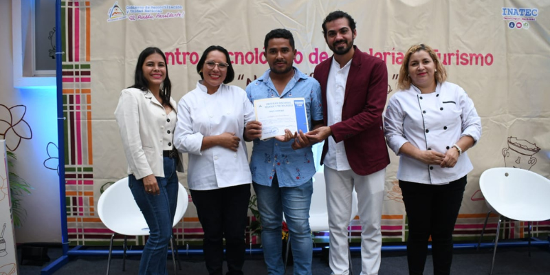 Forjando Sabores Auténticos: Entregan Certificados de Cursos Relacionados a la Gastronomía Nicaragüense