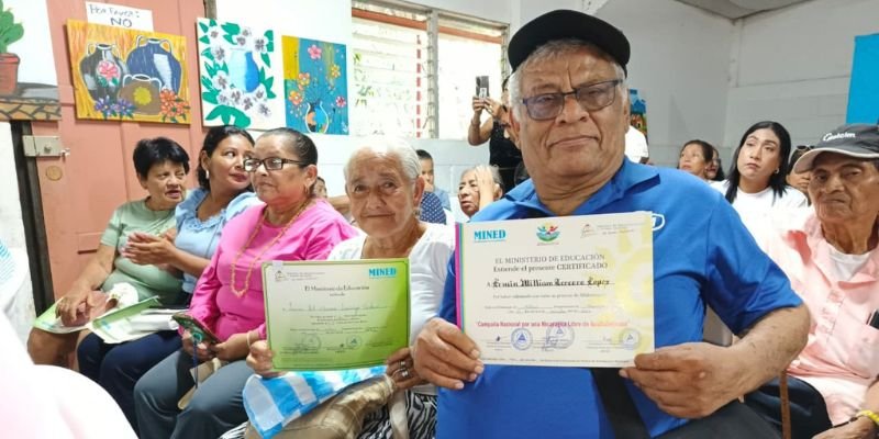 Reconocemos el talento y dedicación de nuestros protagonistas adultos mayores