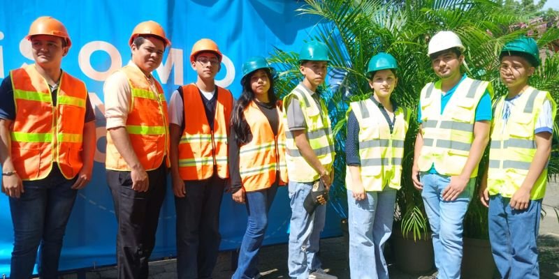 Estudiantes Técnicos rinden homenaje al  Comandante Eterno Hugo Chávez