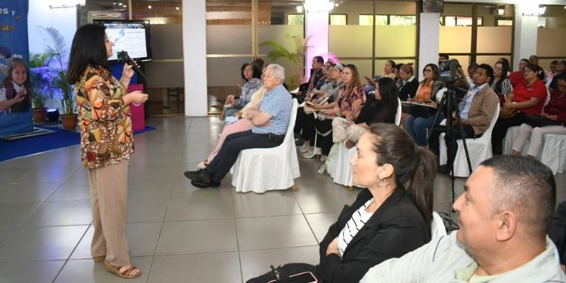 Conferencia Magistral “Evaluación dinámica de los aprendizajes” en el Marco de la Estrategia Nacional de Educación Bendiciones y Victorias