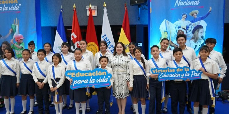 Comunidad educativa celebra Congreso Nacional de Educación "Victorias de la Educación y la Paz"