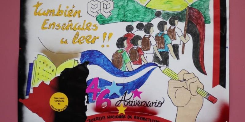 Conversatorio rinde homenaje al legado histórico de la Cruzada Nacional de Alfabetización