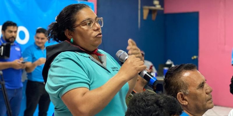 Conversatorio rinde homenaje al legado histórico de la Cruzada Nacional de Alfabetización