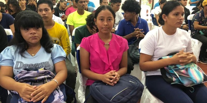 Conversatorio en Bluefields fortalece identidad cultural en estudiantes técnicos