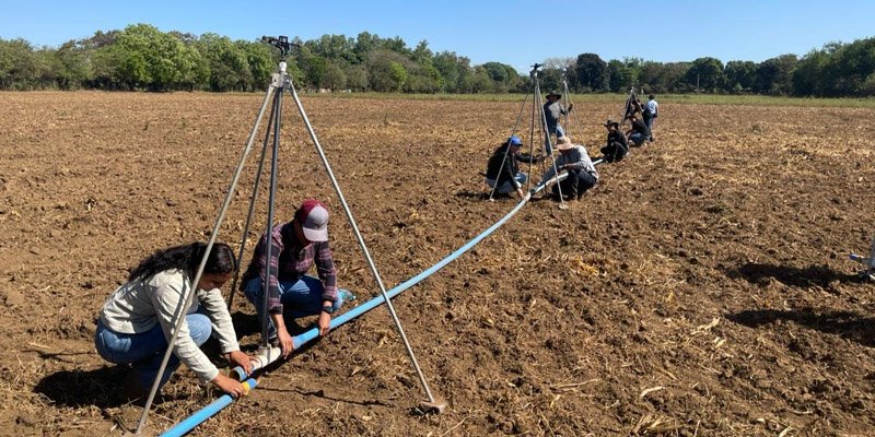 Con el modelo Aprender Haciendo: Estudiantes desarrollan sistemas de irrigación para la producción agrícola