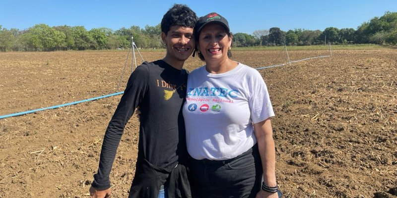 Con el modelo Aprender Haciendo: Estudiantes desarrollan sistemas de irrigación para la producción agrícola