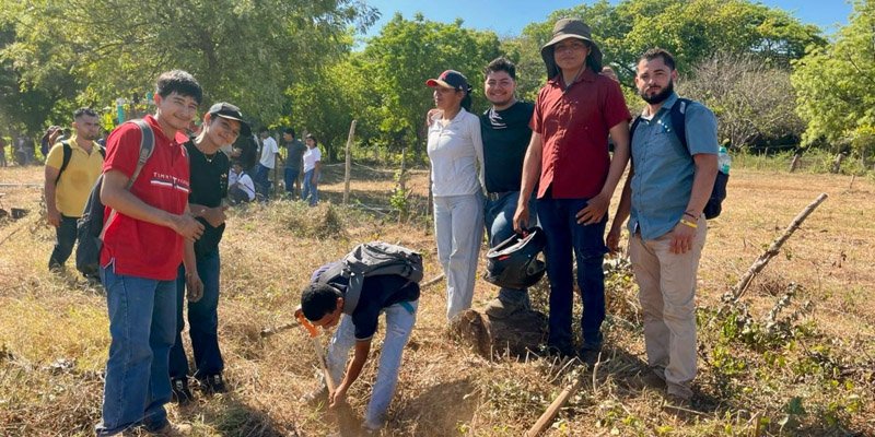 Con el modelo Aprender Haciendo: Estudiantes desarrollan sistemas de irrigación para la producción agrícola