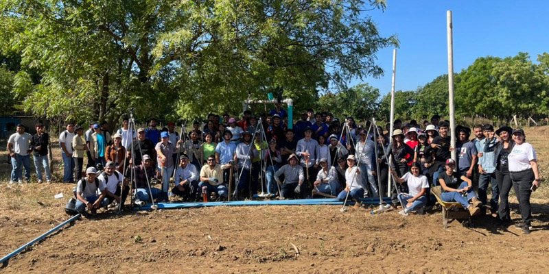 Con el modelo Aprender Haciendo: Estudiantes desarrollan sistemas de irrigación para la producción agrícola