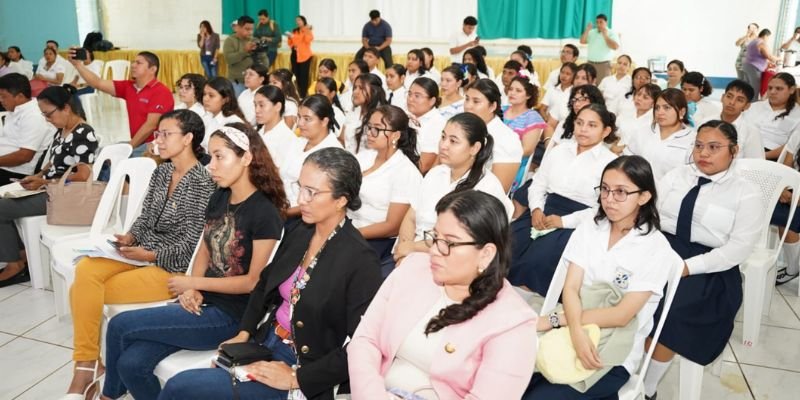 Encuentros Departamentales de Equipos Directivos: Evaluando avances y proyecciones hacia más y más Victorias en Educación