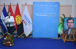 Educación que transforma vidas: liderazgo y compromiso nacional para erradicar la pobreza