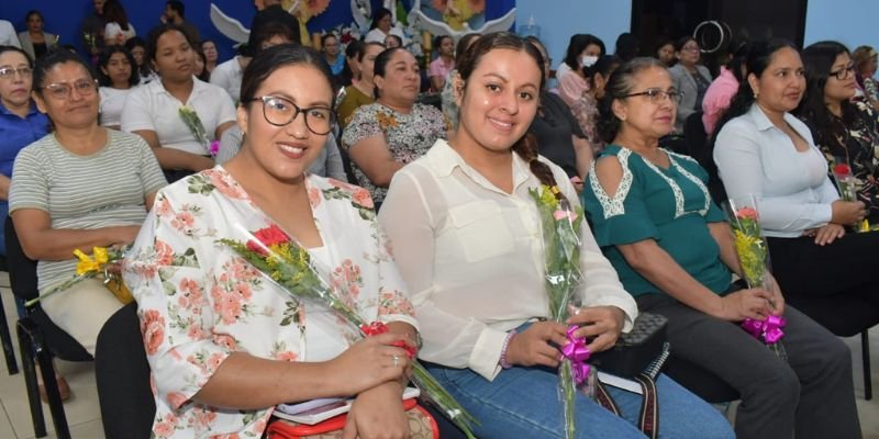 Protagonismo de la Mujer en el Sistema Educativo Nacional: “Mujer, Educación y Revolución”