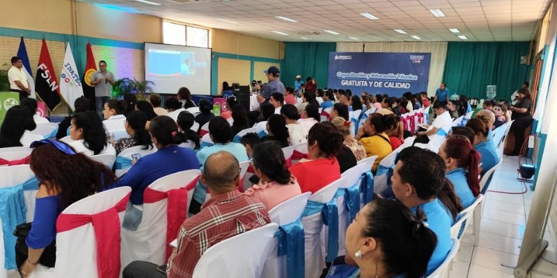 Encuentro Nacional de Facilitadores y Maestros Populares del Programa “Luz y Verdad, Aprender para Prosperar”